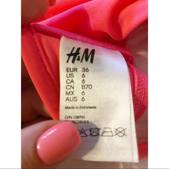 ✨ H&M fringe bikini top✨ - Picture 4 of 4